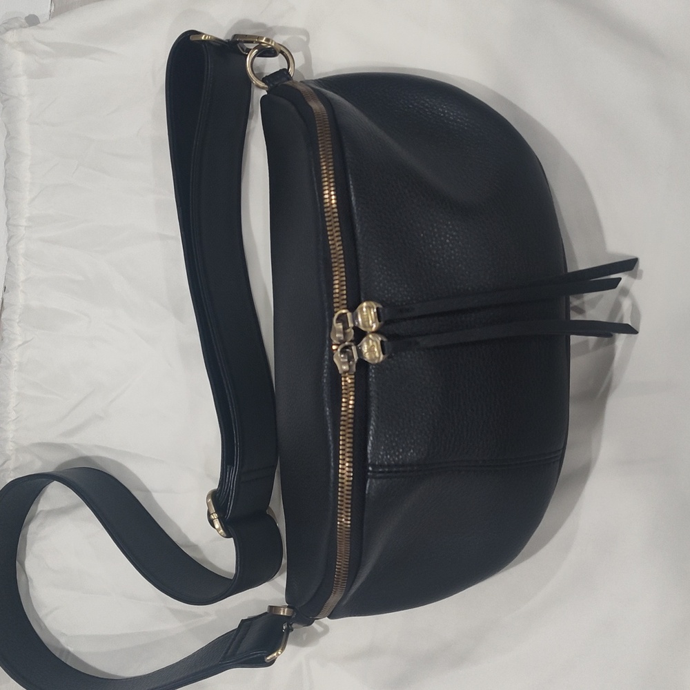 HOBO Hunter Medium Belt Bag In Black - Picture 3 of 12